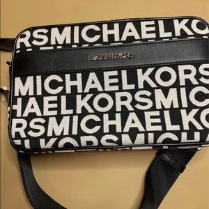 Michael Kors, NWT, Kenly crossbody